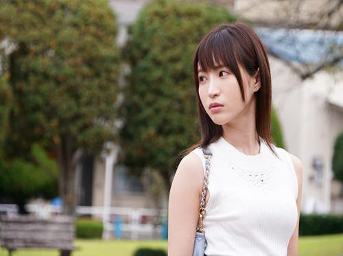 强奸诱人的大学生 Moe Amatsuka