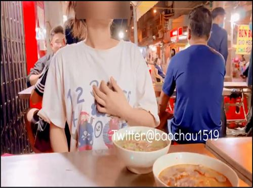Baochau1519 shows goods in a pho restaurant