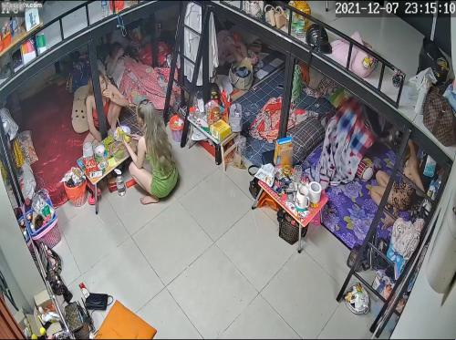 Hack-Cam des Mädchenschlafsaals Teil 1